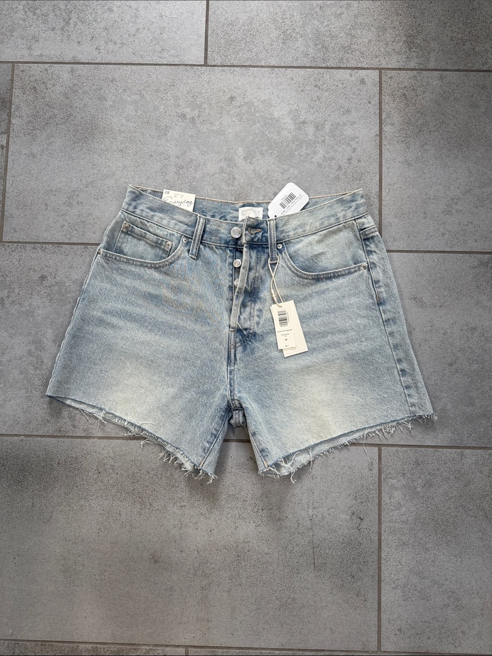 NWT Z SUPPLY Everyday Hi-Rise Denim Short - Size 28